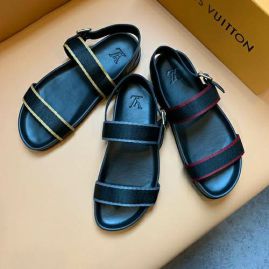Picture of LV Slippers _SKU382699169462104